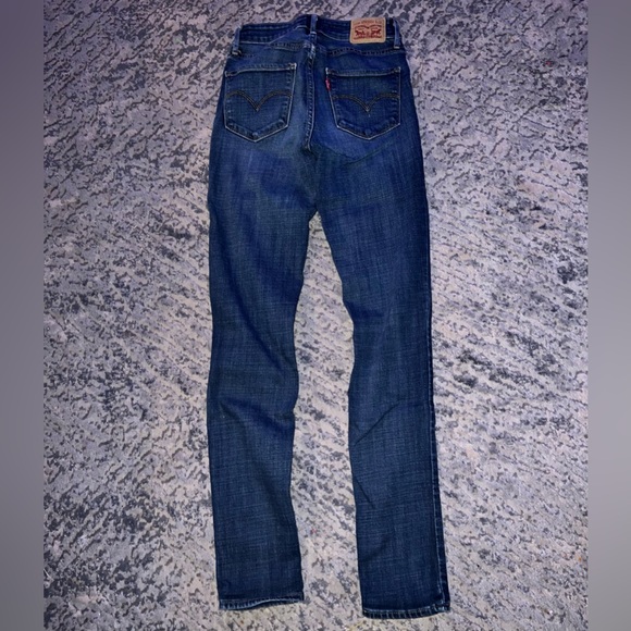 Ladies Dark Wash Levi’s Skinny Jeans Size 25 - Picture 2 of 2